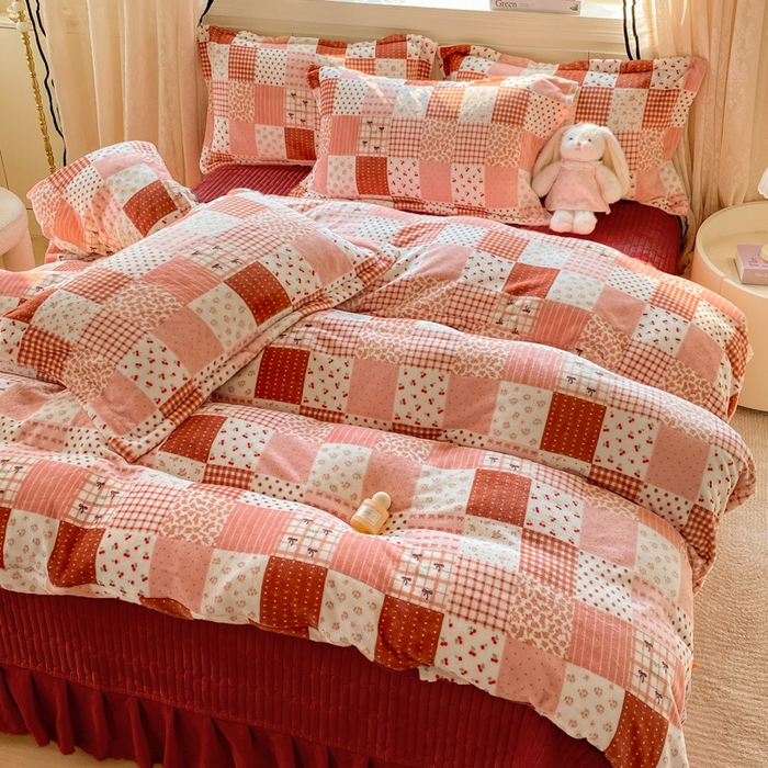 91家纺网 家纺一手货源 找家纺 富之航家纺 2025秋冬新款牛奶绒印花床盖四件套 幸运时光