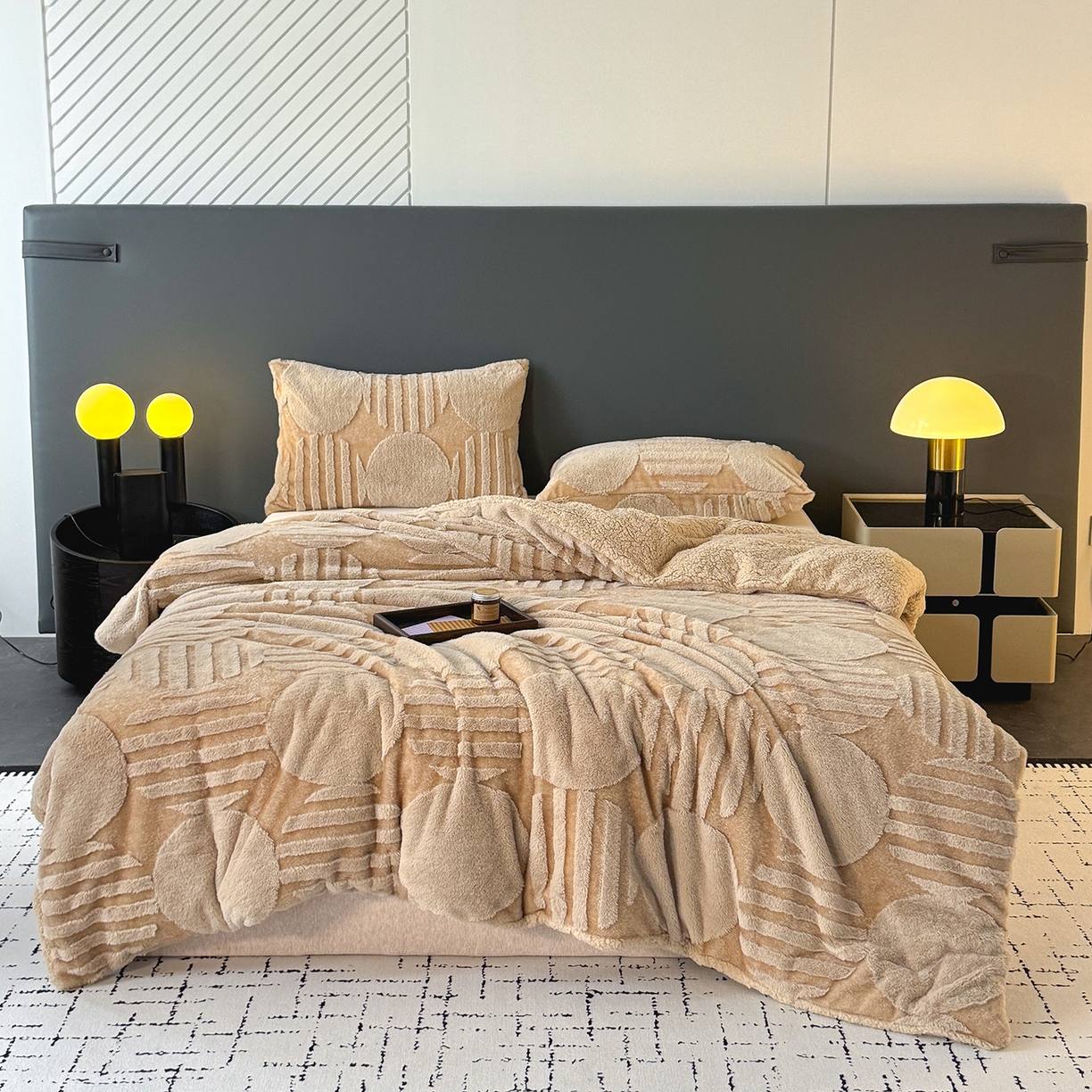 91家纺网 家纺一手货源 找家纺 枋梢家纺 2025新款亮丝兔毛绒兔毛提花北欧几何羊羔绒 双层加厚保暖盖毯 居家午睡保暖毯 几何-驼色