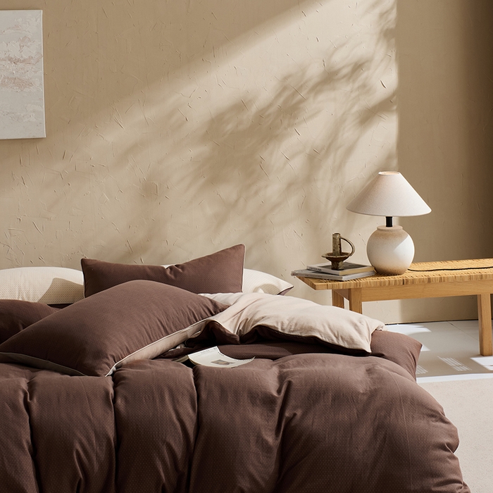 91家纺网 家纺一手货源 找家纺 LADYCOCO可可家居 2025新款针织+梭织夹棉四件套-滚绳款 双层纱 印花咖色