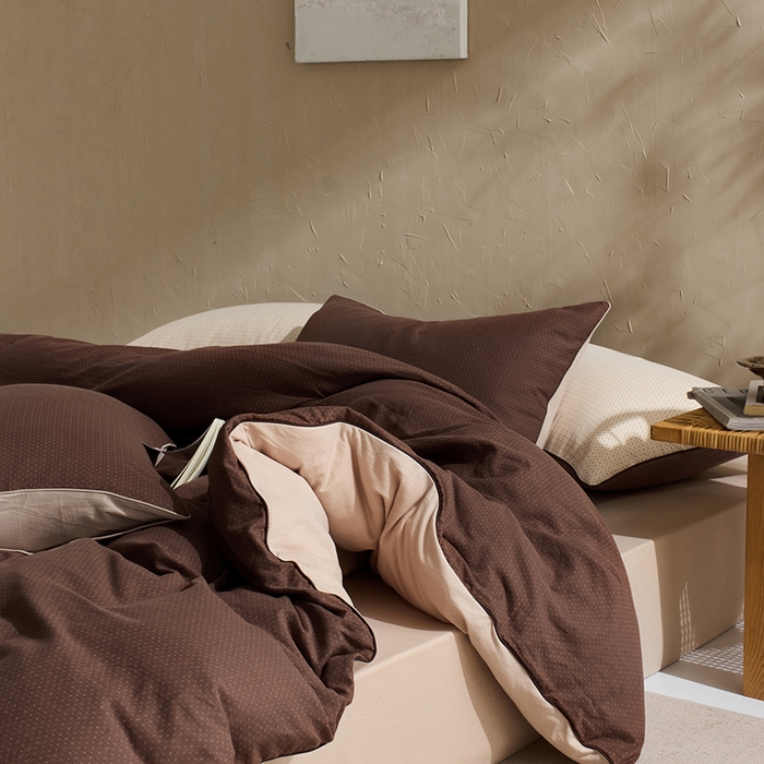 91家纺网 家纺一手货源 找家纺 LADYCOCO可可家居 2025新款针织+梭织夹棉四件套-滚绳款 双层纱 印花咖色