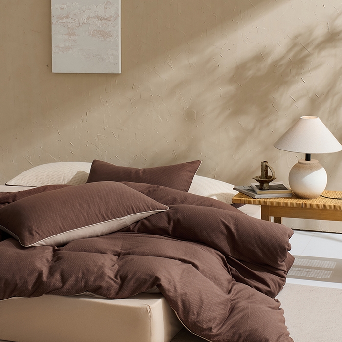 91家纺网 家纺一手货源 找家纺 LADYCOCO可可家居 2025新款针织+梭织夹棉四件套-滚绳款 双层纱 印花咖色