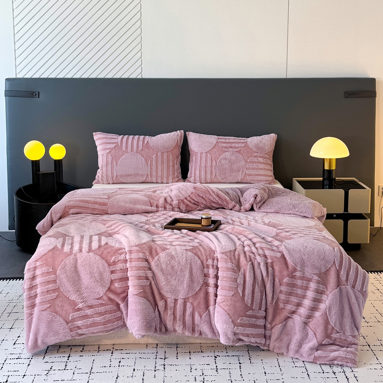 91家纺网 家纺一手货源 找家纺 枋梢家纺 2025新款亮丝兔毛绒兔毛提花北欧几何羊羔绒 双层加厚保暖盖毯 居家午睡保暖毯 几何-紫色