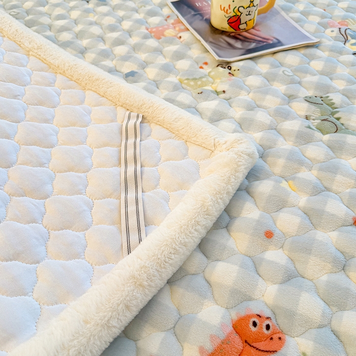 91家纺网 家纺一手货源 找家纺 喜居 2025新款高克重印花牛奶绒夹棉床褥床垫子褥子床护垫 恐龙乐园