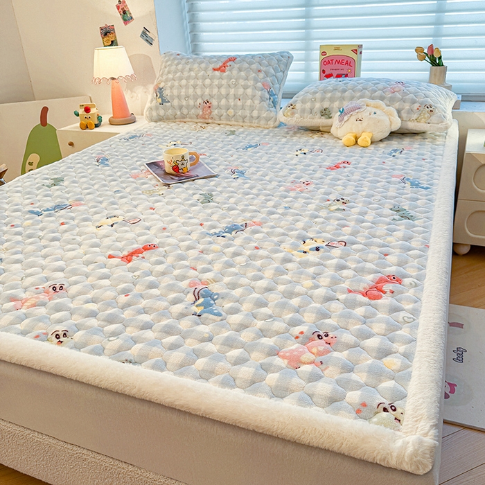 91家纺网 家纺一手货源 找家纺 喜居 2025新款高克重印花牛奶绒夹棉床褥床垫子褥子床护垫 恐龙乐园