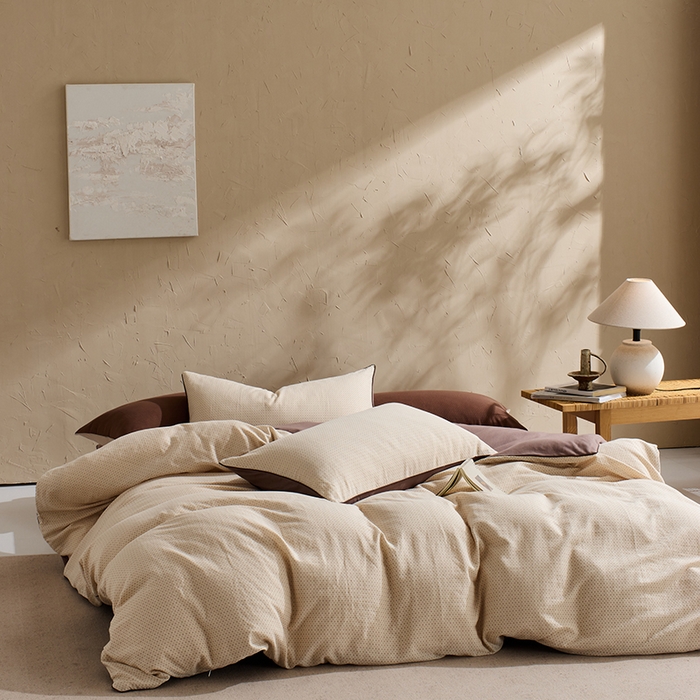 91家纺网 家纺一手货源 找家纺 LADYCOCO可可家居 2025新款针织+梭织夹棉四件套-滚绳款 双层纱 印花米色