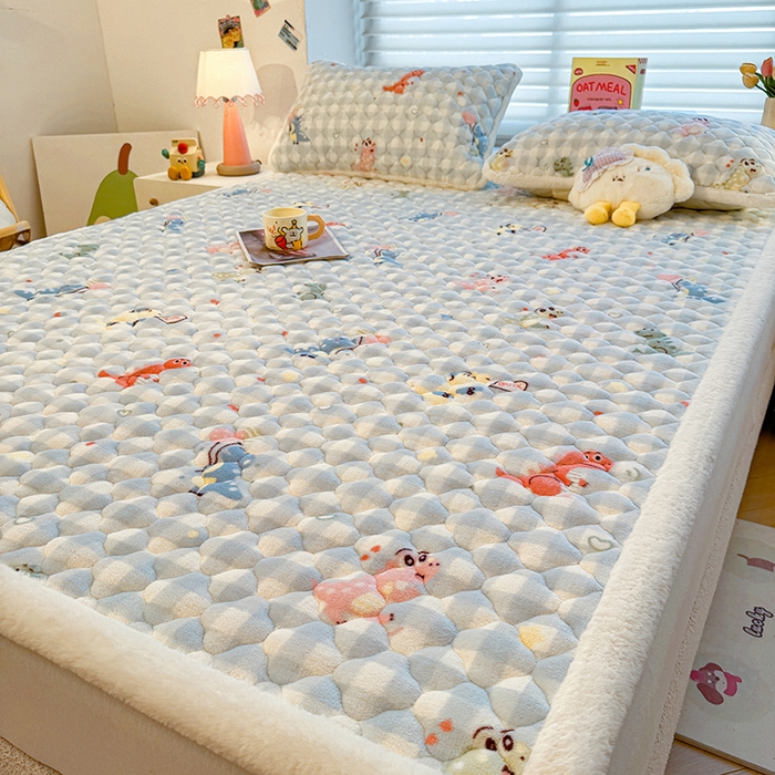 91家纺网 家纺一手货源 找家纺 喜居 2025新款高克重印花牛奶绒夹棉床褥床垫子褥子床护垫 恐龙乐园