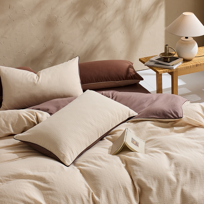 91家纺网 家纺一手货源 找家纺 LADYCOCO可可家居 2025新款针织+梭织夹棉四件套-滚绳款 双层纱 印花米色