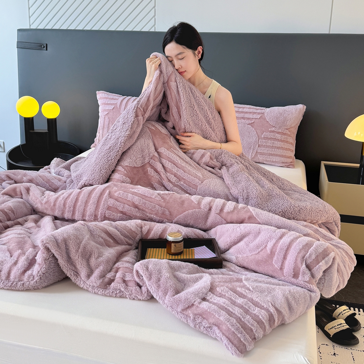 91家纺网 家纺一手货源 找家纺 枋梢家纺 2025新款亮丝兔毛绒兔毛提花北欧几何羊羔绒 双层加厚保暖盖毯 居家午睡保暖毯 几何-紫色