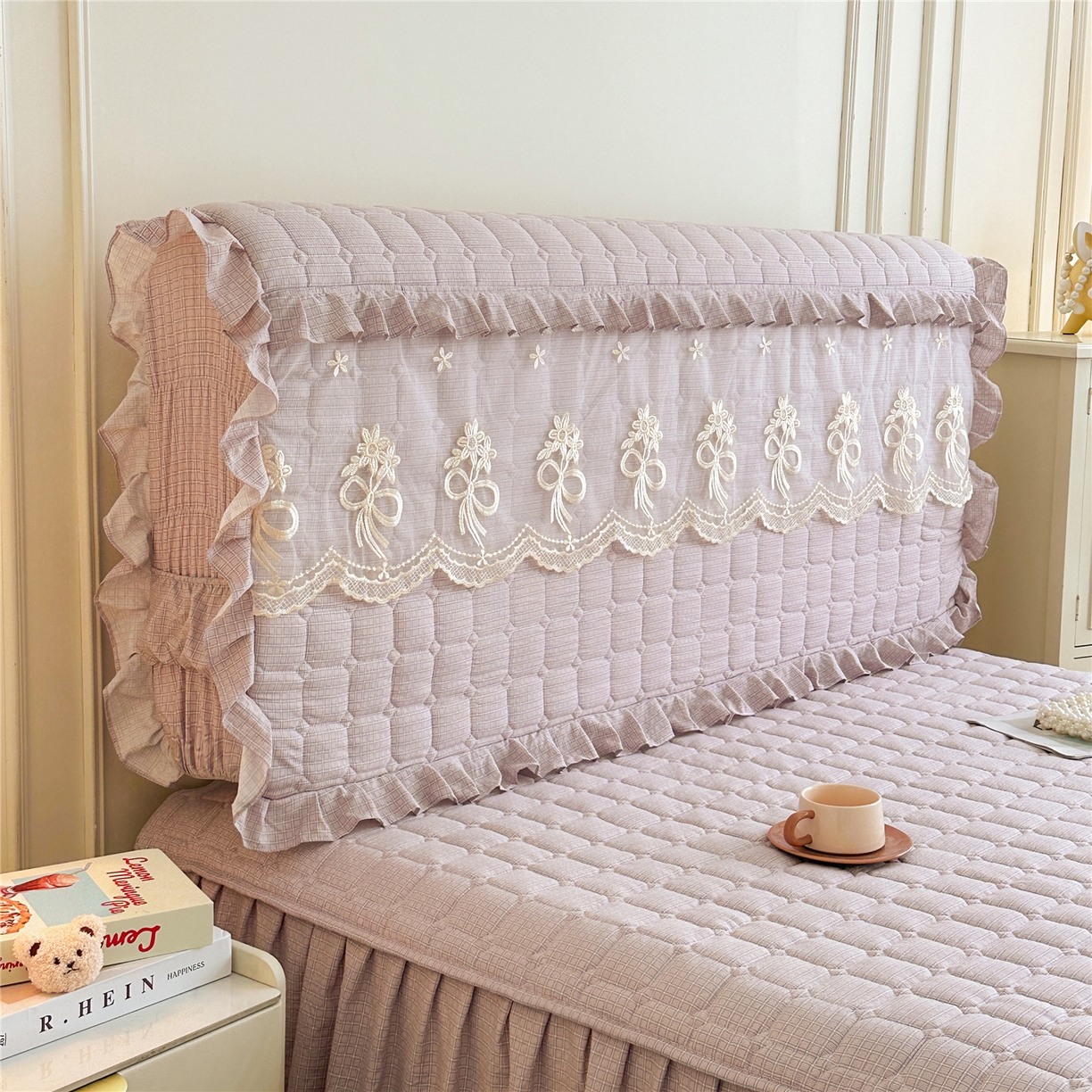 91家纺网 家纺一手货源 找家纺 十个点家纺 2025新款公主风夹棉床头罩-格小格系列 格小格-玉