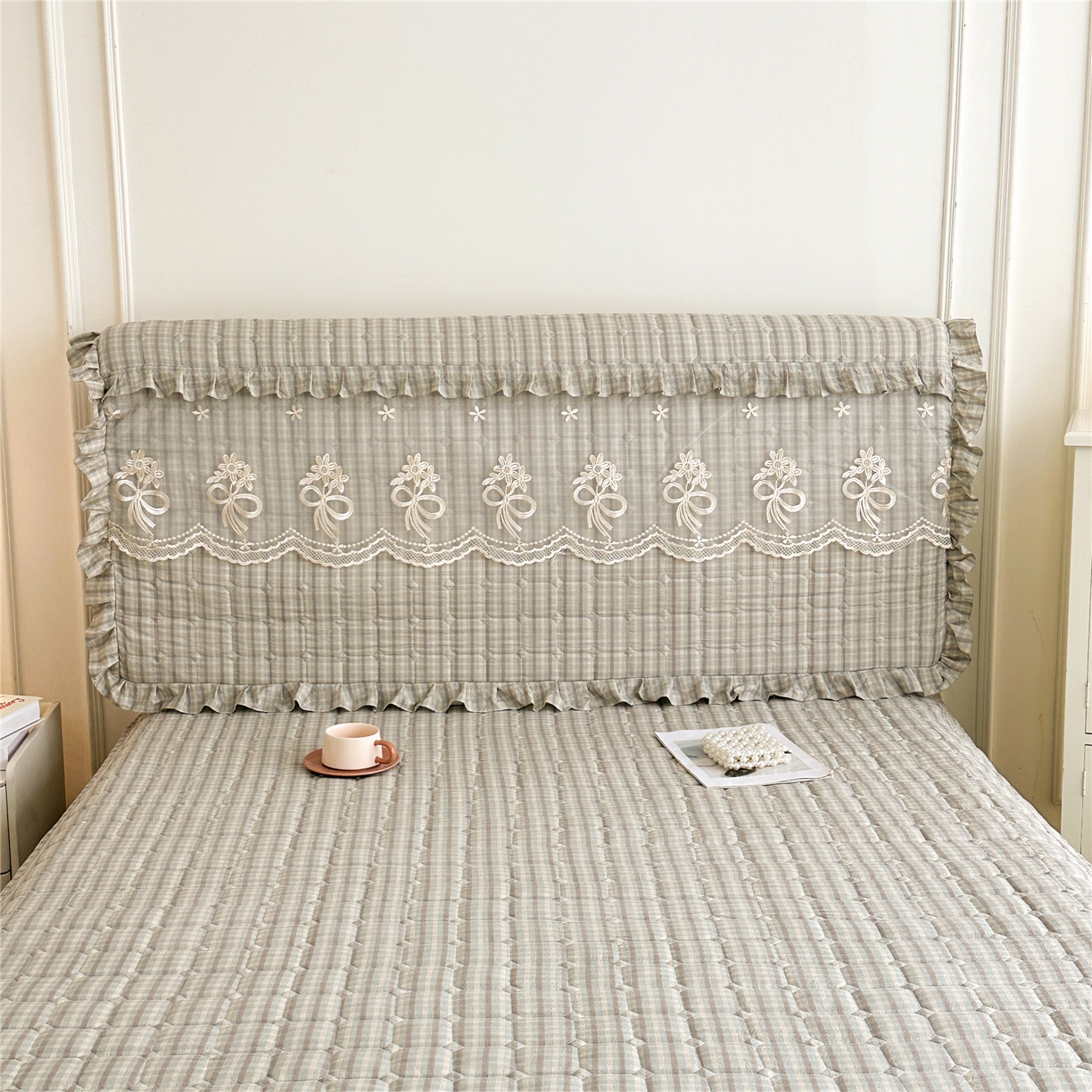 91家纺网 家纺一手货源 找家纺 十个点家纺 2025新款公主风夹棉床头罩-格小格系列 格小格-绿