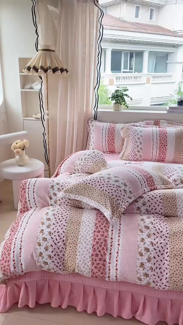 91家纺网 家纺一手货源 找家纺 富之航家纺 2025秋冬新款牛奶绒印花床盖四件套 花栖礼