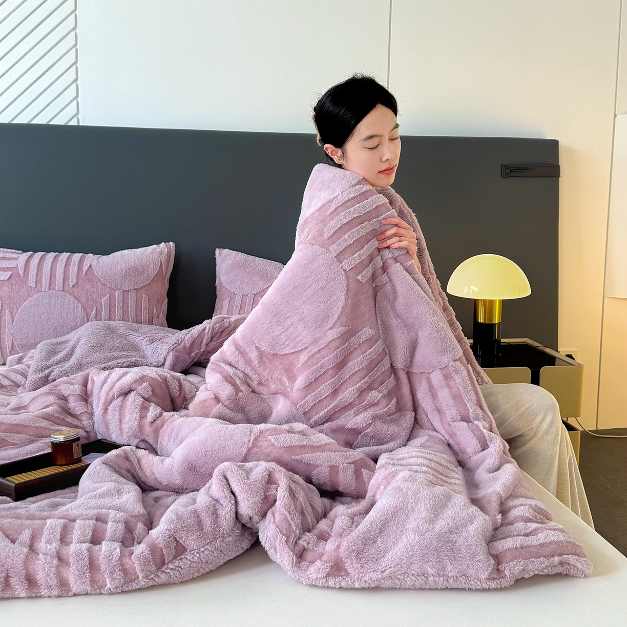 91家纺网 家纺一手货源 找家纺 枋梢家纺 2025新款亮丝兔毛绒兔毛提花北欧几何羊羔绒 双层加厚保暖盖毯 居家午睡保暖毯 几何-紫色