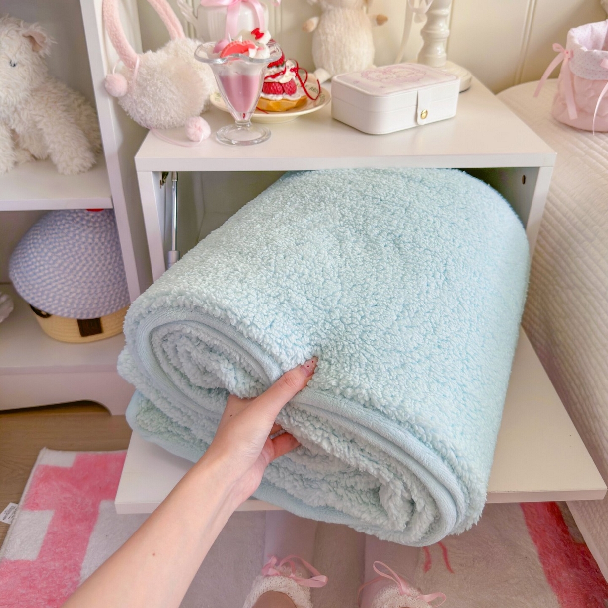 91家纺网 家纺一手货源 找家纺 顾里家纺 2025新款韩系糯叽叽纯色羊羔绒毯毛毯毯子 冰椰蓝
