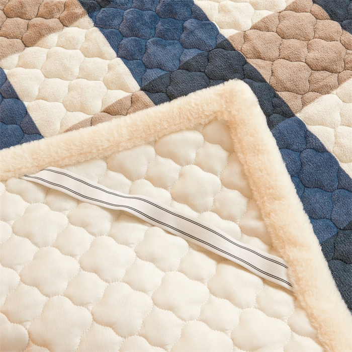 91家纺网 家纺一手货源 找家纺 喜居 2025新款高克重印花牛奶绒夹棉床褥床垫子褥子床护垫 蓝大格