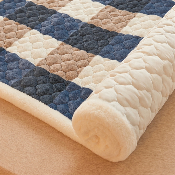 91家纺网 家纺一手货源 找家纺 喜居 2025新款高克重印花牛奶绒夹棉床褥床垫子褥子床护垫 蓝大格