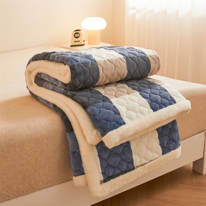 91家纺网 家纺一手货源 找家纺 喜居 2025新款高克重印花牛奶绒夹棉床褥床垫子褥子床护垫 蓝大格