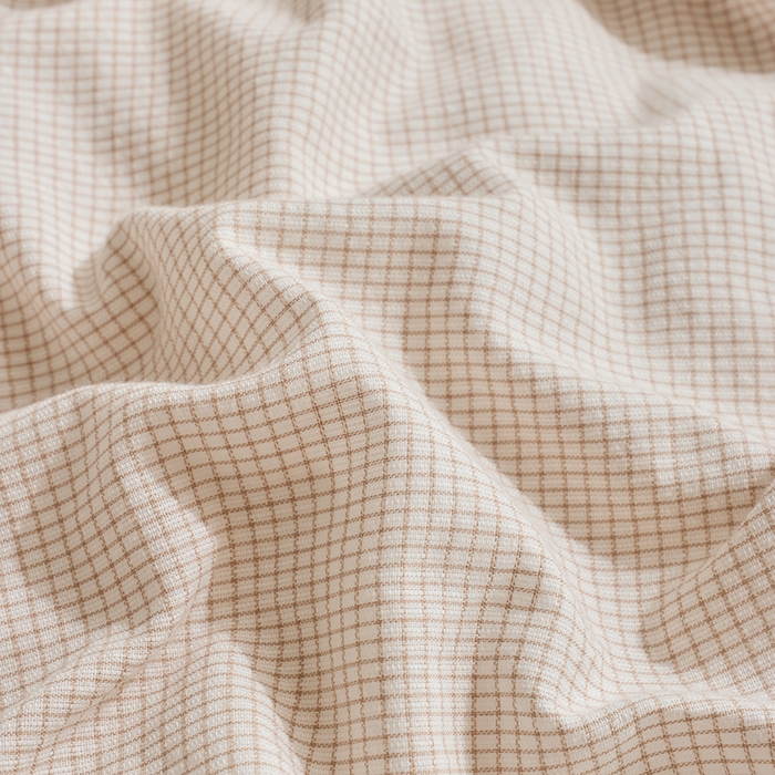 91家纺网 家纺一手货源 找家纺 LADYCOCO可可家居 2025新款针织+梭织夹棉四件套-滚绳款 星羽皱 格子米色