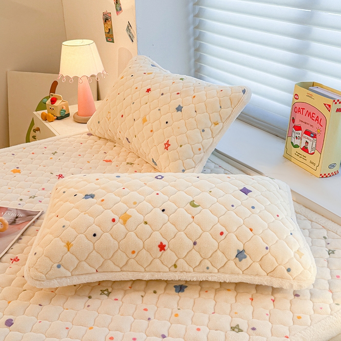 91家纺网 家纺一手货源 找家纺 喜居 2025新款高克重印花牛奶绒夹棉床褥床垫子褥子床护垫 童话星空