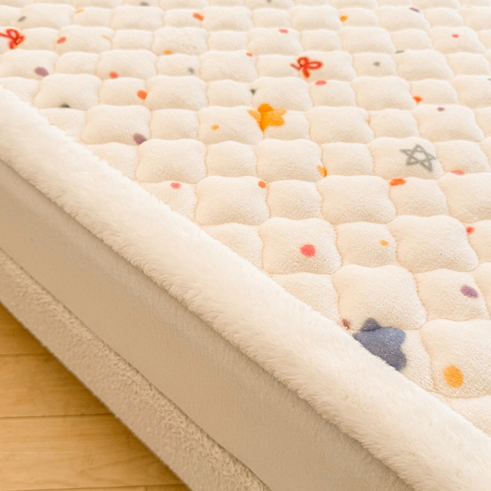 91家纺网 家纺一手货源 找家纺 喜居 2025新款高克重印花牛奶绒夹棉床褥床垫子褥子床护垫 童话星空