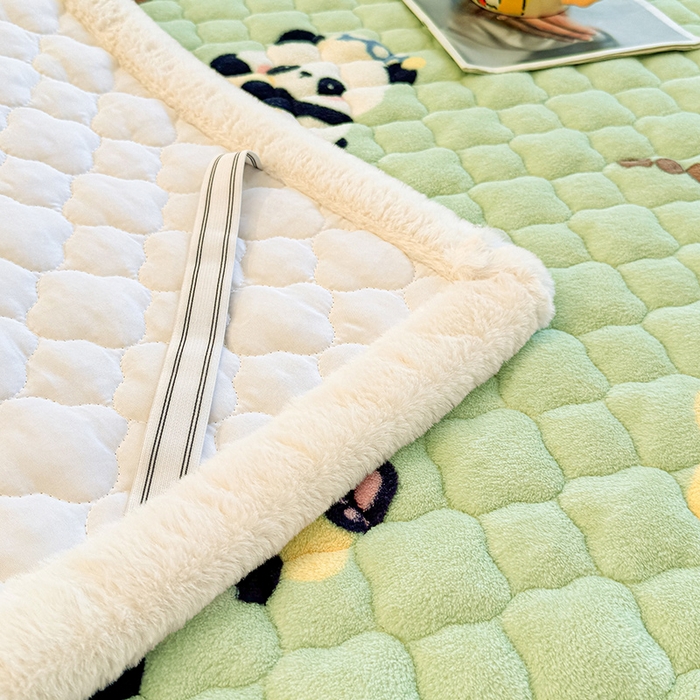 91家纺网 家纺一手货源 找家纺 喜居 2025新款高克重印花牛奶绒夹棉床褥床垫子褥子床护垫 晚安熊猫