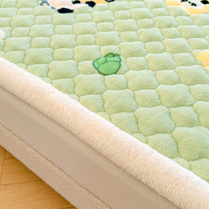 91家纺网 家纺一手货源 找家纺 喜居 2025新款高克重印花牛奶绒夹棉床褥床垫子褥子床护垫 晚安熊猫