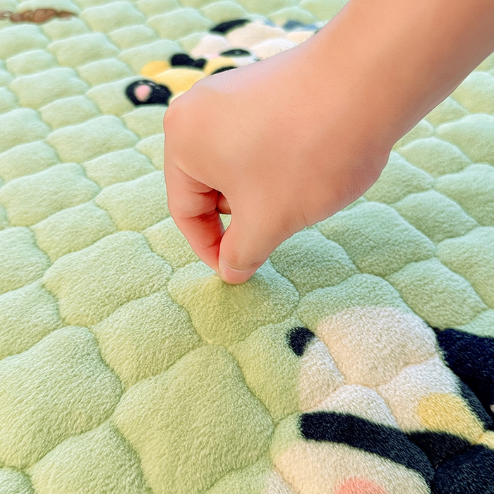 91家纺网 家纺一手货源 找家纺 喜居 2025新款高克重印花牛奶绒夹棉床褥床垫子褥子床护垫 晚安熊猫