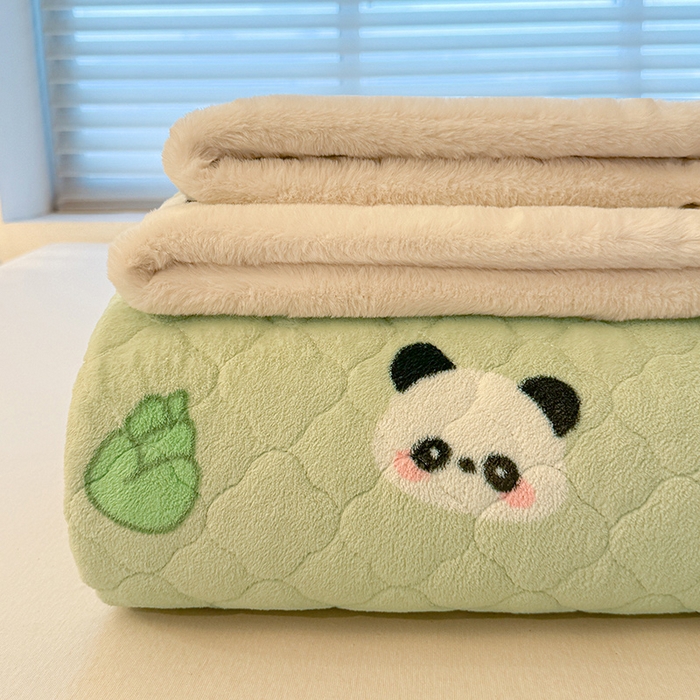 91家纺网 家纺一手货源 找家纺 喜居 2025新款高克重印花牛奶绒夹棉床褥床垫子褥子床护垫 晚安熊猫