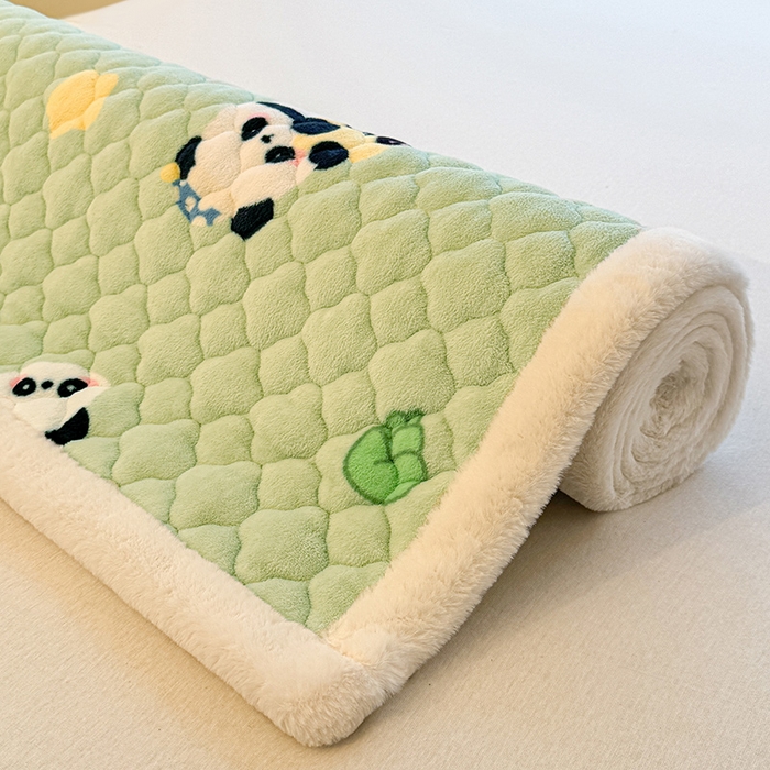 91家纺网 家纺一手货源 找家纺 喜居 2025新款高克重印花牛奶绒夹棉床褥床垫子褥子床护垫 晚安熊猫