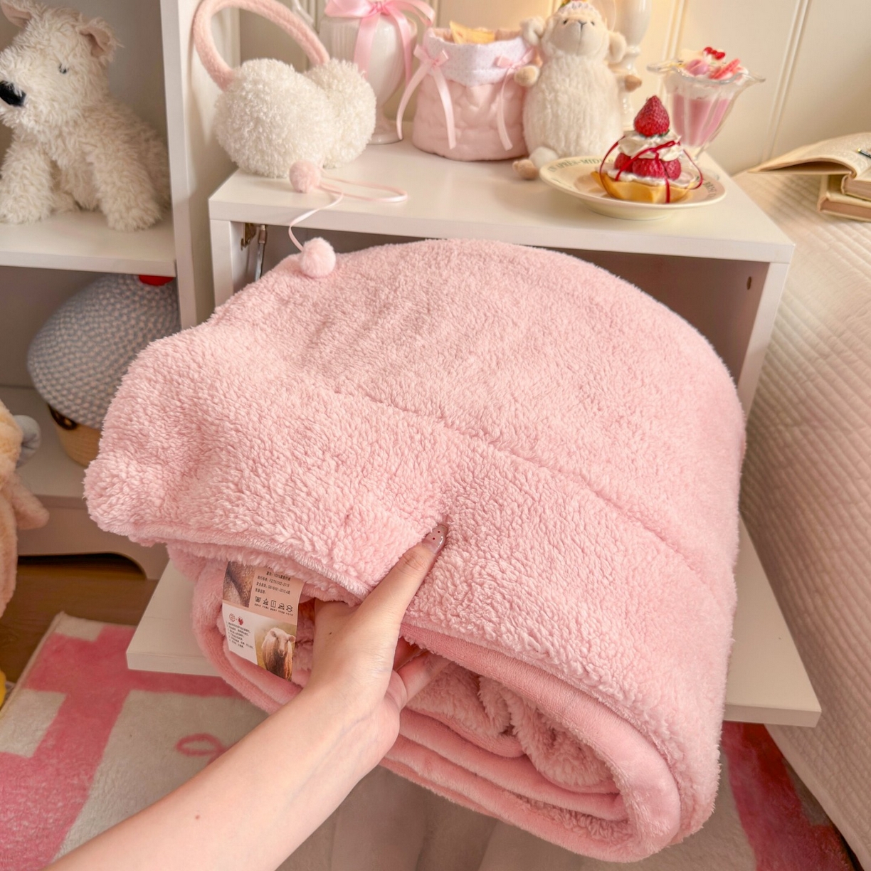 91家纺网 家纺一手货源 找家纺 顾里家纺 2025新款韩系糯叽叽纯色羊羔绒毯毛毯毯子 甜莓粉