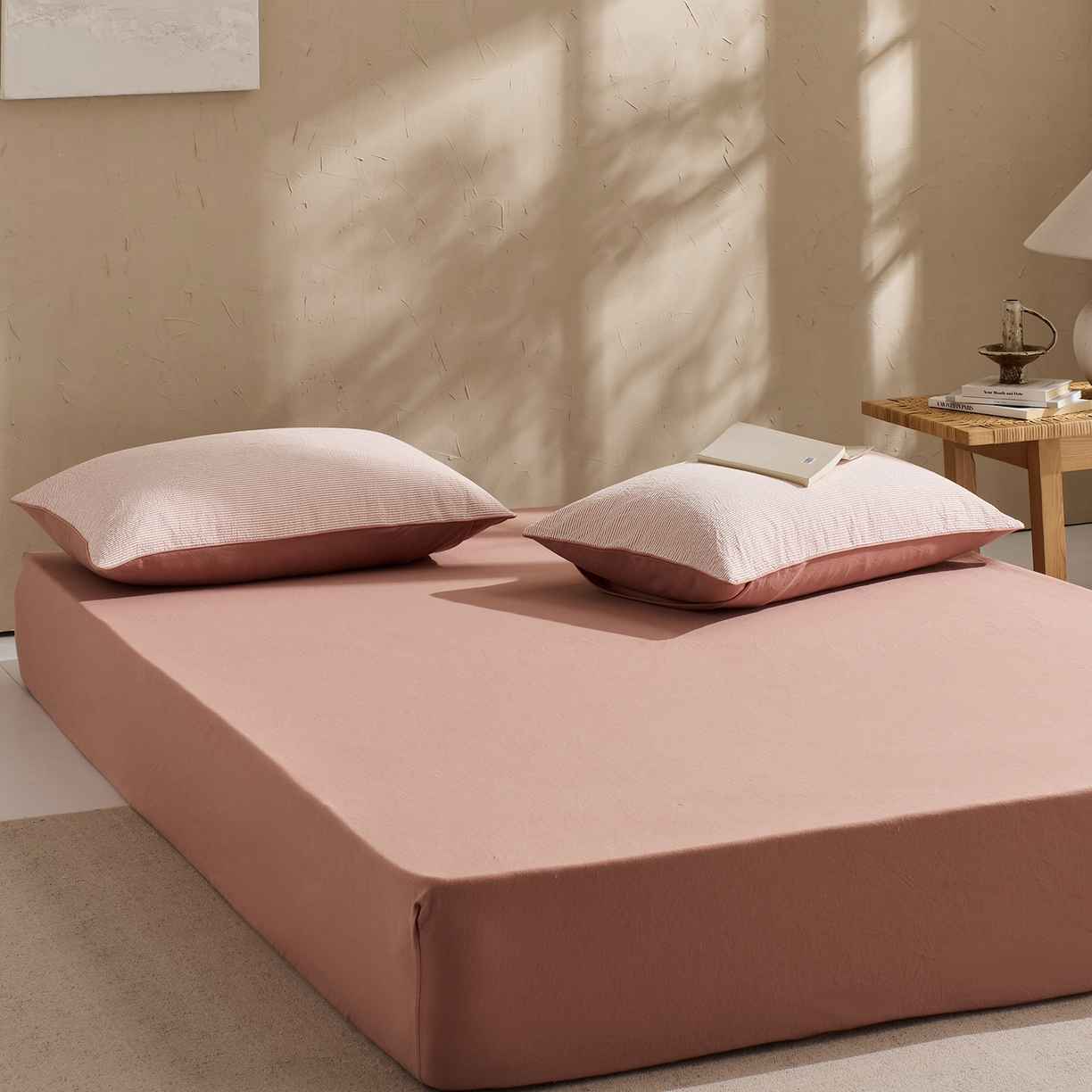 91家纺网 家纺一手货源 找家纺 LADYCOCO可可家居 2025新款三开口针织+梭织 夹棉四件套 优易套/U易套 三开口被套，唯一专利发明单位，全球专利布局 泡泡纱 条纹粉色