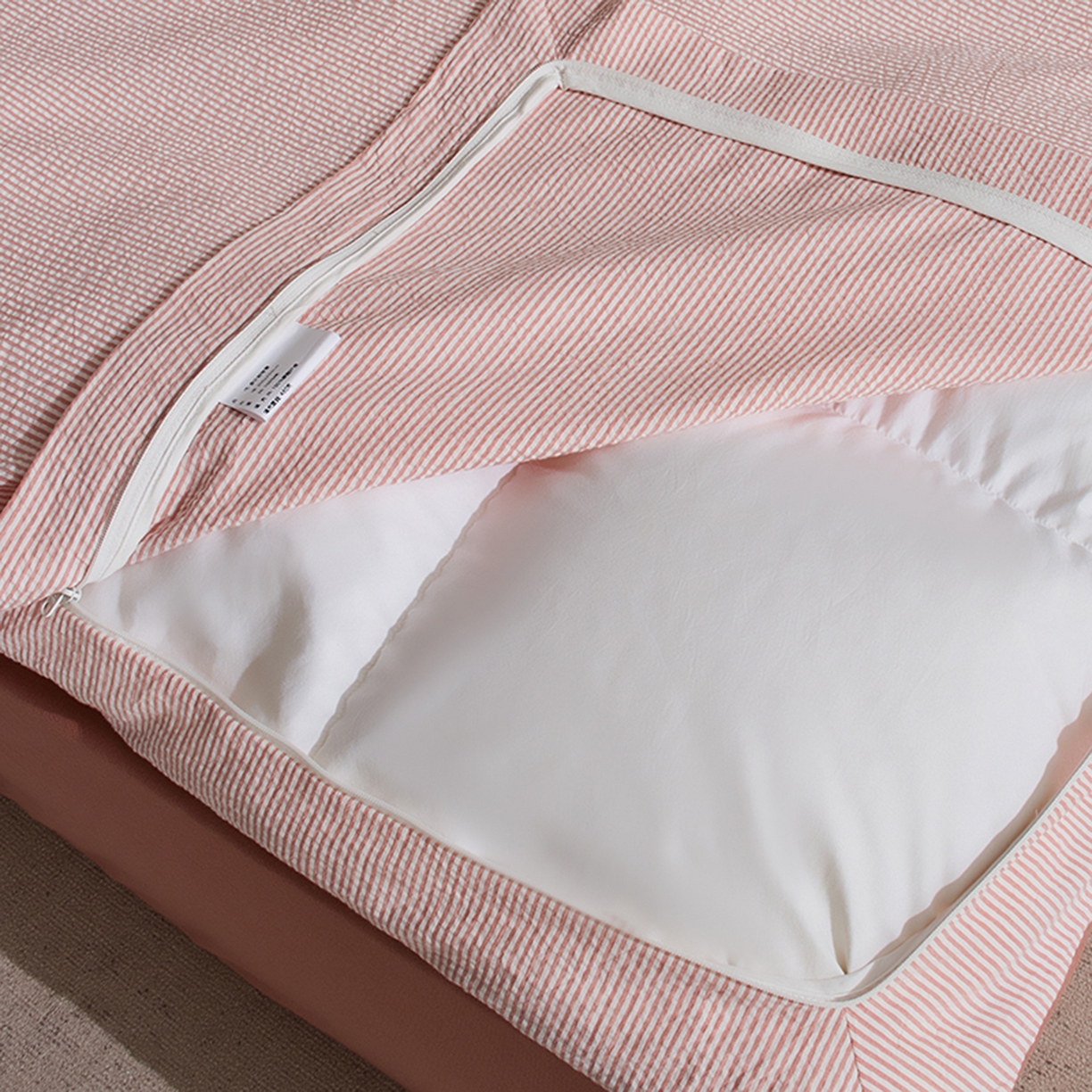 91家纺网 家纺一手货源 找家纺 LADYCOCO可可家居 2025新款三开口针织+梭织 夹棉四件套 优易套/U易套 三开口被套，唯一专利发明单位，全球专利布局 泡泡纱 条纹粉色