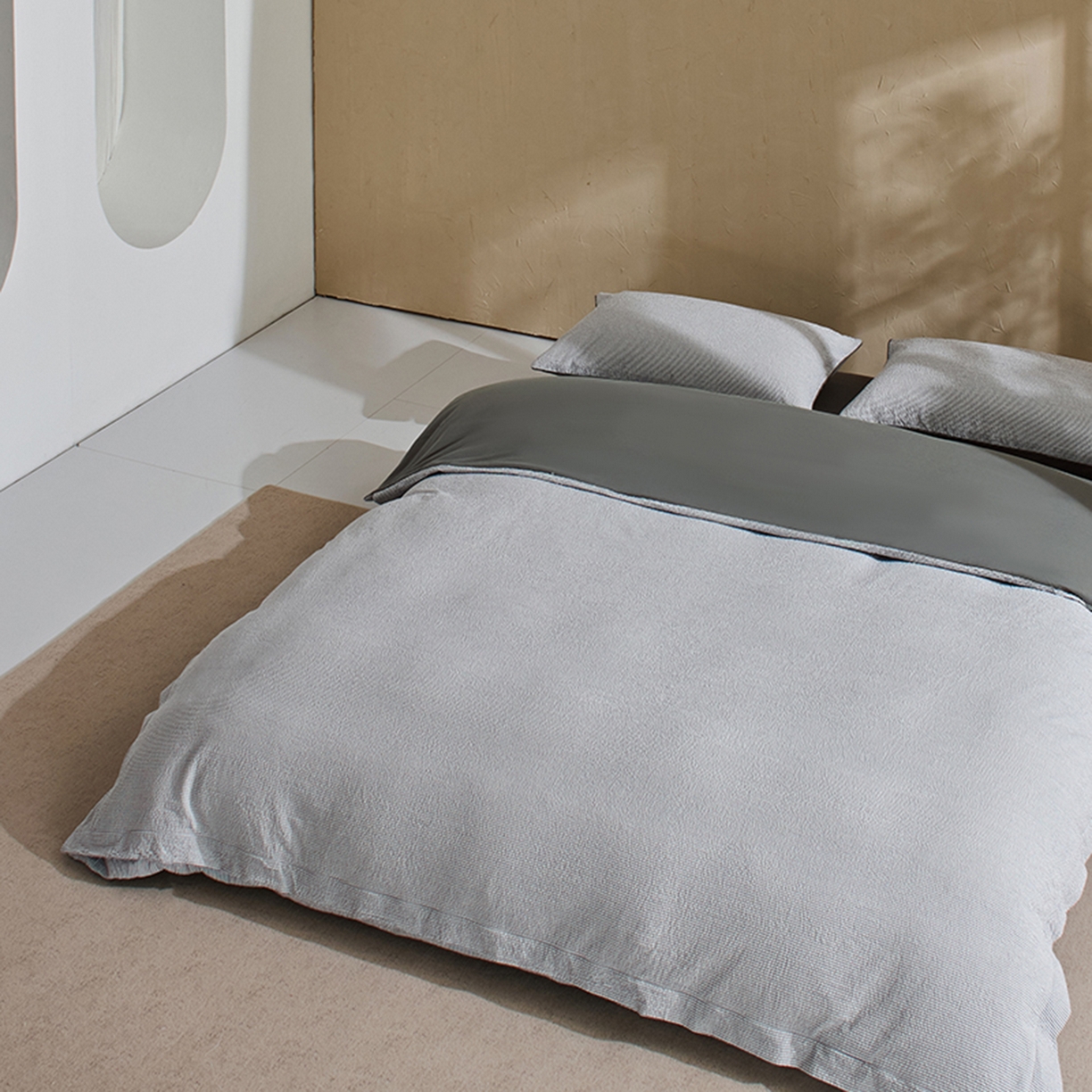 91家纺网 家纺一手货源 找家纺 LADYCOCO可可家居 2025新款三开口针织+梭织 夹棉四件套 优易套/U易套 三开口被套，唯一专利发明单位，全球专利布局 泡泡纱 条纹灰色