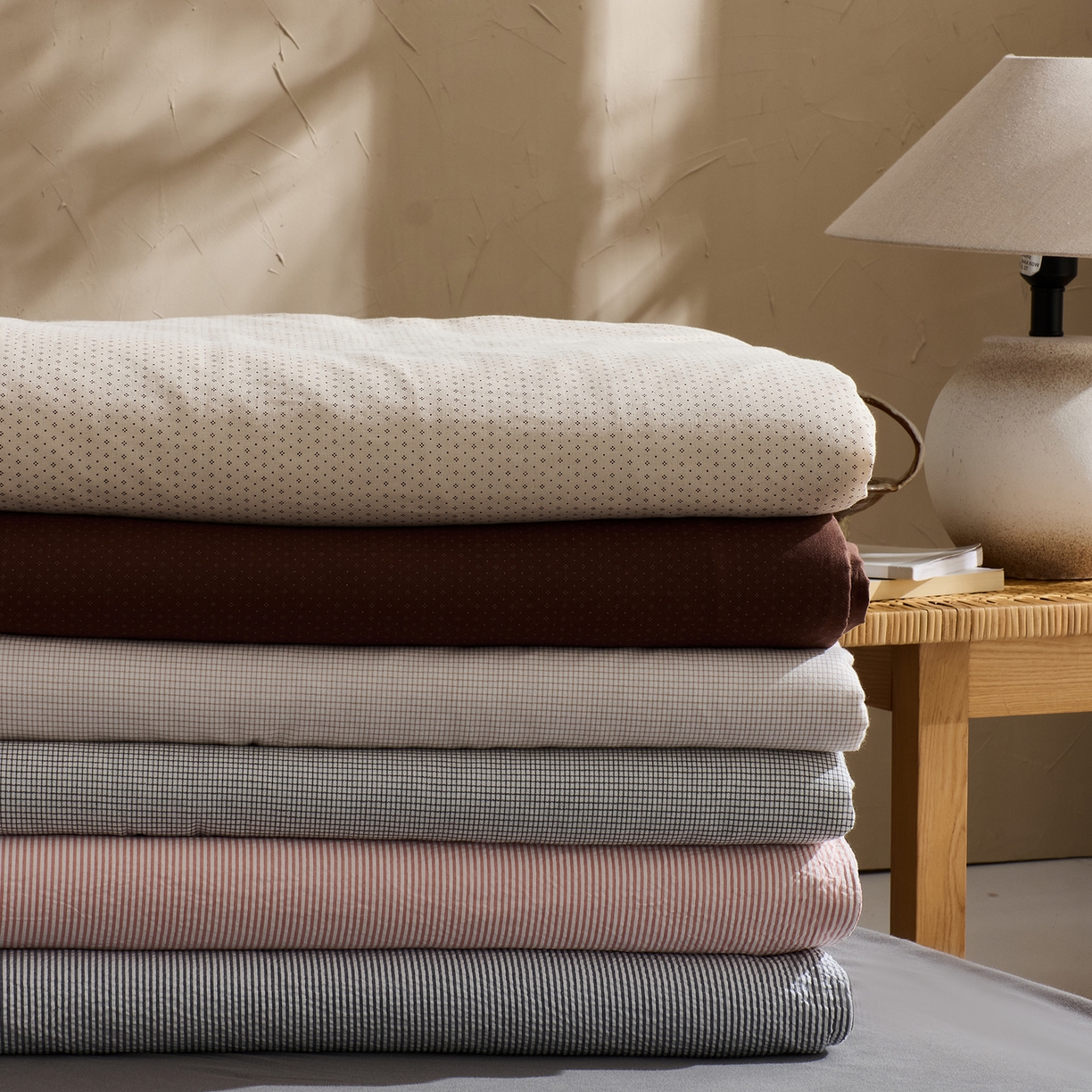 91家纺网 家纺一手货源 找家纺 LADYCOCO可可家居 2025新款三开口针织+梭织 夹棉四件套 优易套/U易套 三开口被套，唯一专利发明单位，全球专利布局 泡泡纱 条纹灰色