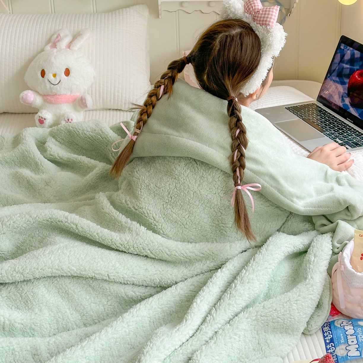 91家纺网 家纺一手货源 找家纺 顾里家纺 2025新款韩系糯叽叽纯色羊羔绒毯毛毯毯子 薄荷绿