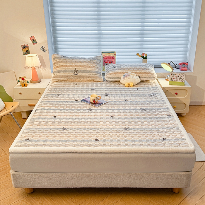 91家纺网 家纺一手货源 找家纺 喜居 2025新款高克重印花牛奶绒夹棉床褥床垫子褥子床护垫 星河