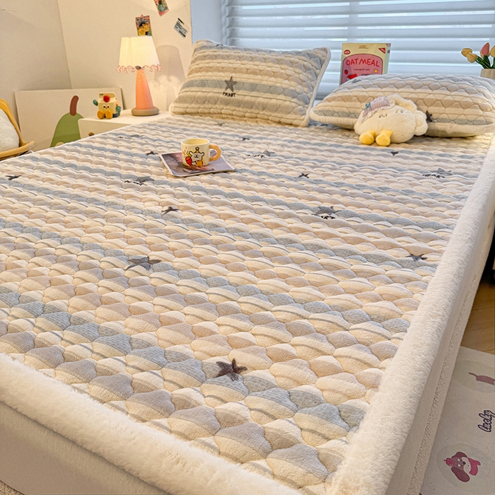 91家纺网 家纺一手货源 找家纺 喜居 2025新款高克重印花牛奶绒夹棉床褥床垫子褥子床护垫 星河