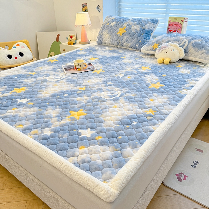 91家纺网 家纺一手货源 找家纺 喜居 2025新款高克重印花牛奶绒夹棉床褥床垫子褥子床护垫 星空