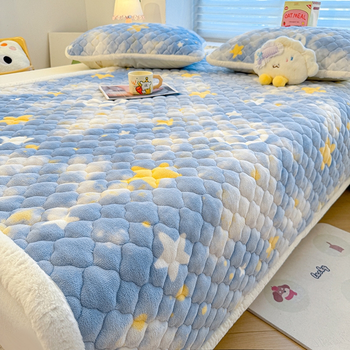 91家纺网 家纺一手货源 找家纺 喜居 2025新款高克重印花牛奶绒夹棉床褥床垫子褥子床护垫 星空