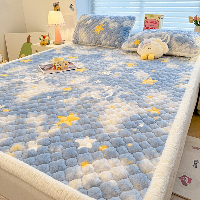 91家纺网 家纺一手货源 找家纺 喜居 2025新款高克重印花牛奶绒夹棉床褥床垫子褥子床护垫 星空
