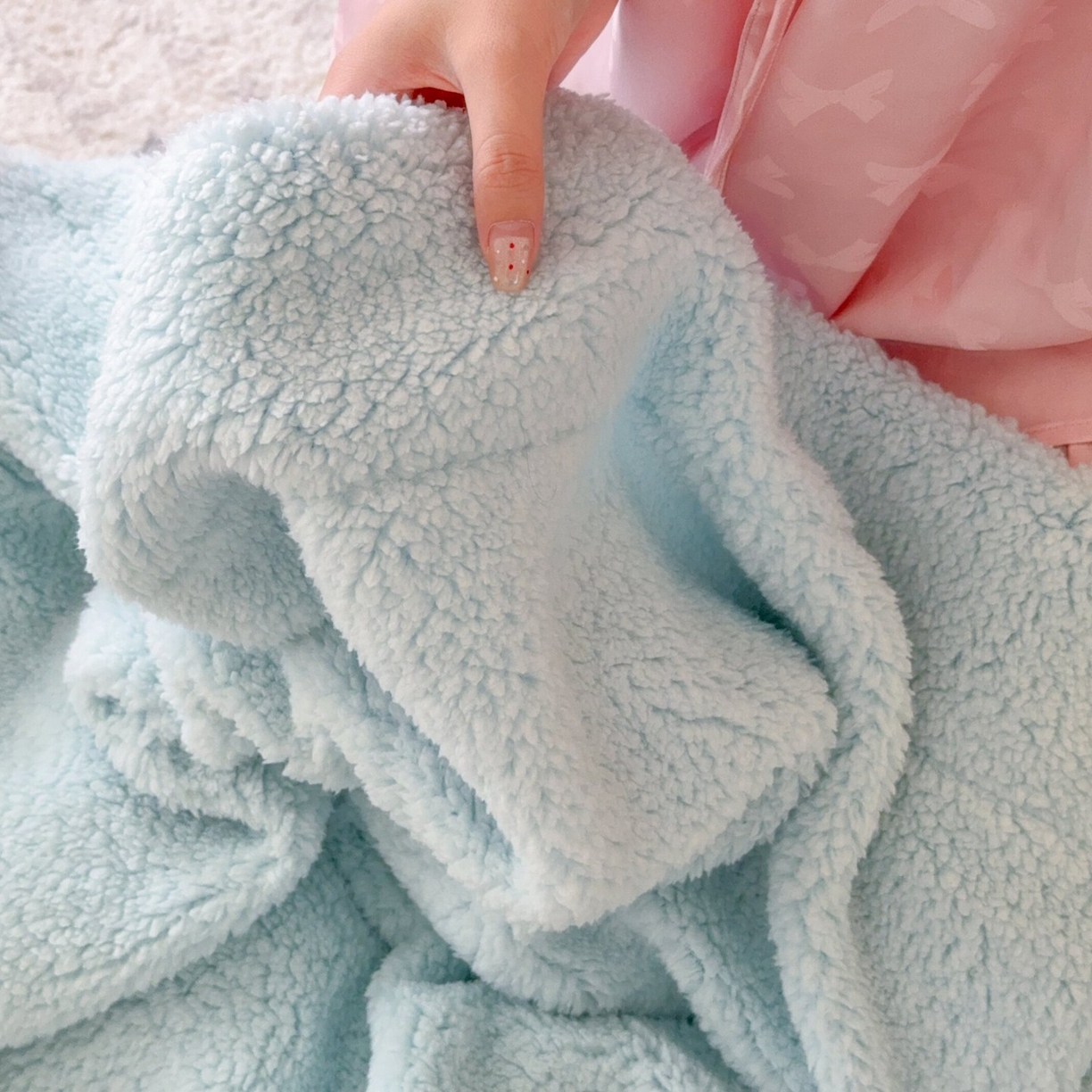 91家纺网 家纺一手货源 找家纺 顾里家纺 2025新款韩系糯叽叽纯色羊羔绒毯毛毯毯子 冰椰蓝