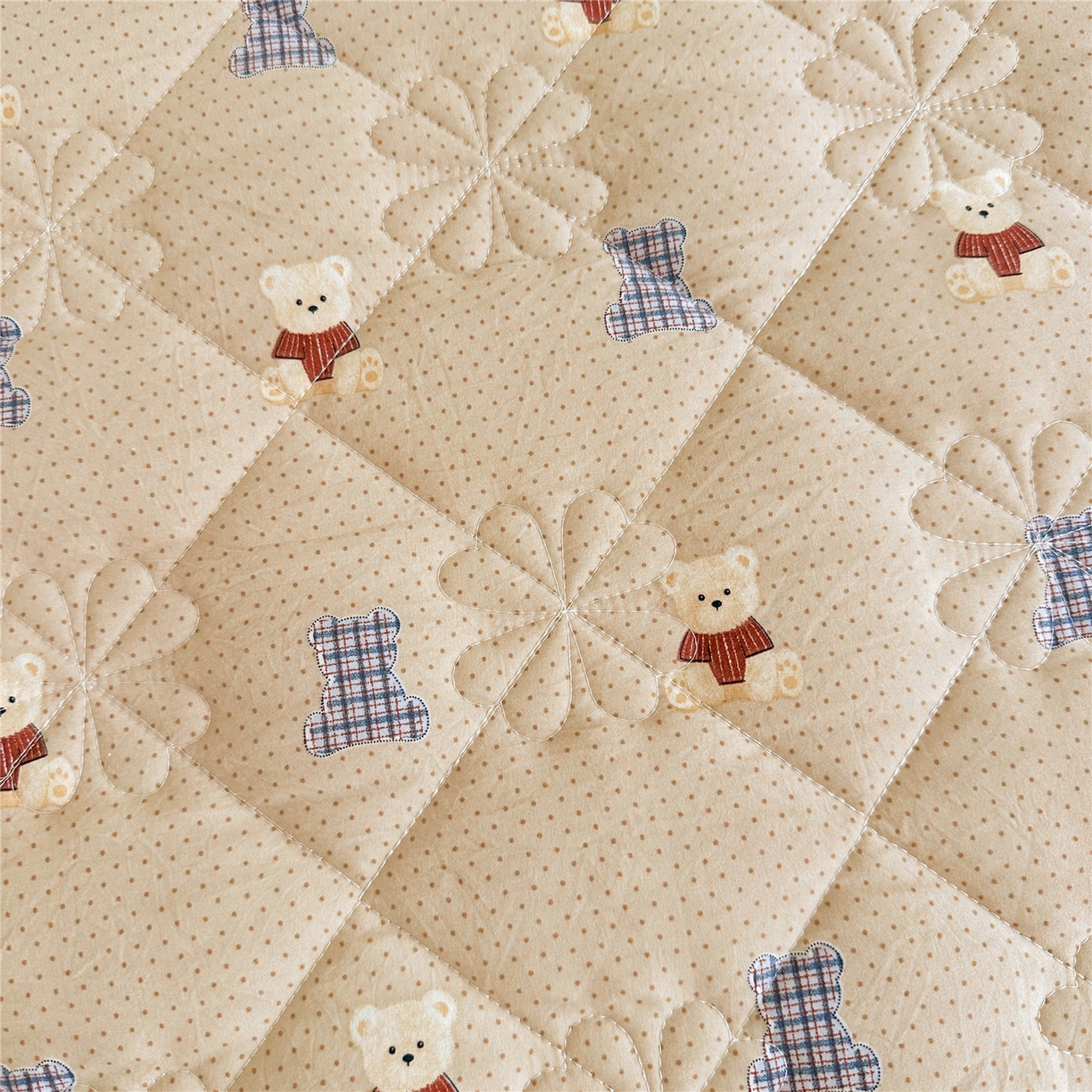 91家纺网 家纺一手货源 找家纺 十个点家纺 2025新款加厚磨毛木棉床裙三件套-绫罗系列 贝贝熊