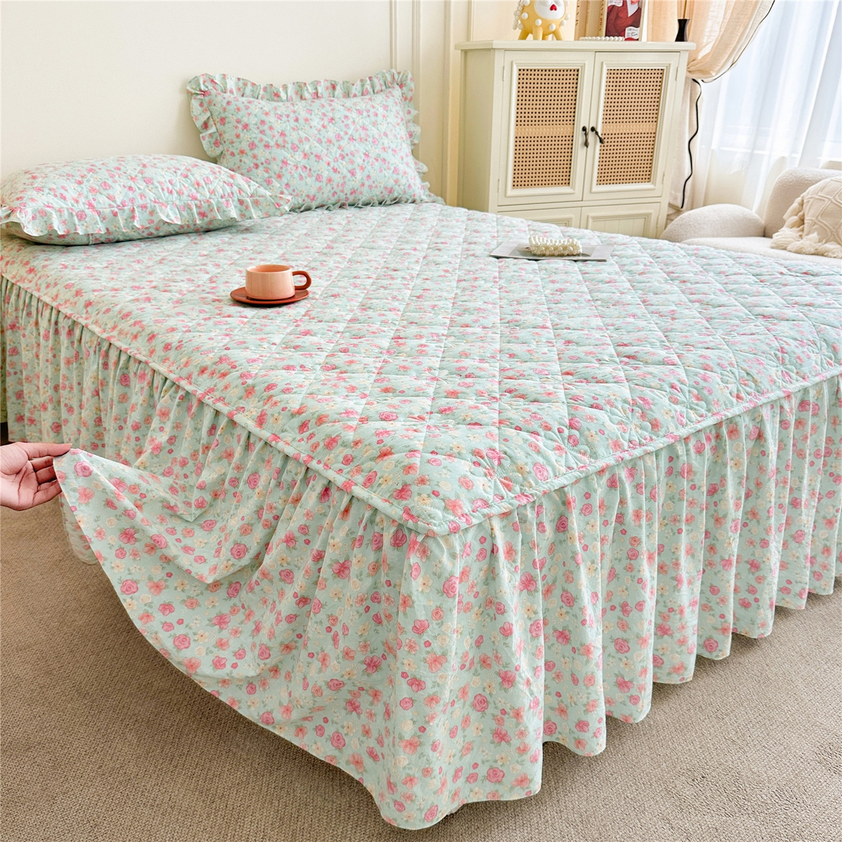 91家纺网 家纺一手货源 找家纺 十个点家纺 2025新款加厚磨毛木棉床裙三件套-绫罗系列 海棠花