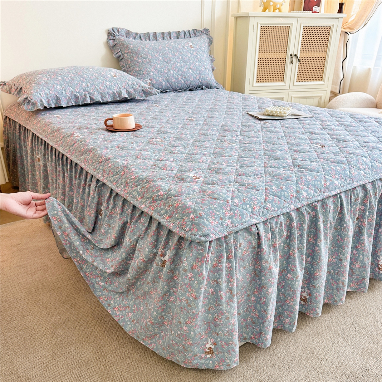 91家纺网 家纺一手货源 找家纺 十个点家纺 2025新款加厚磨毛木棉床裙三件套-绫罗系列 米兰