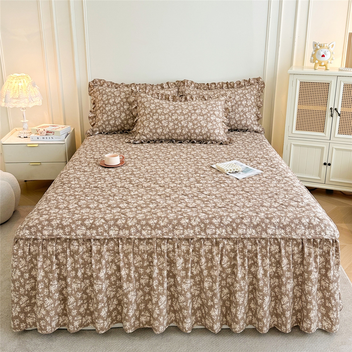 91家纺网 家纺一手货源 找家纺 十个点家纺 2025新款加厚磨毛木棉床裙三件套-绫罗系列 山茶花