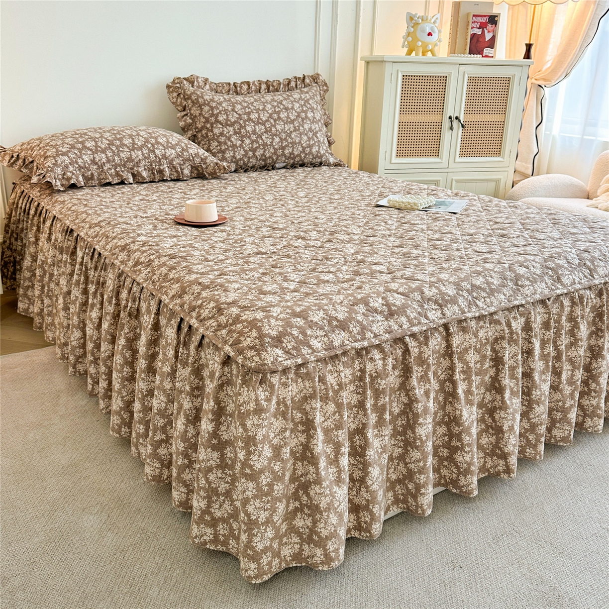 91家纺网 家纺一手货源 找家纺 十个点家纺 2025新款加厚磨毛木棉床裙三件套-绫罗系列 山茶花