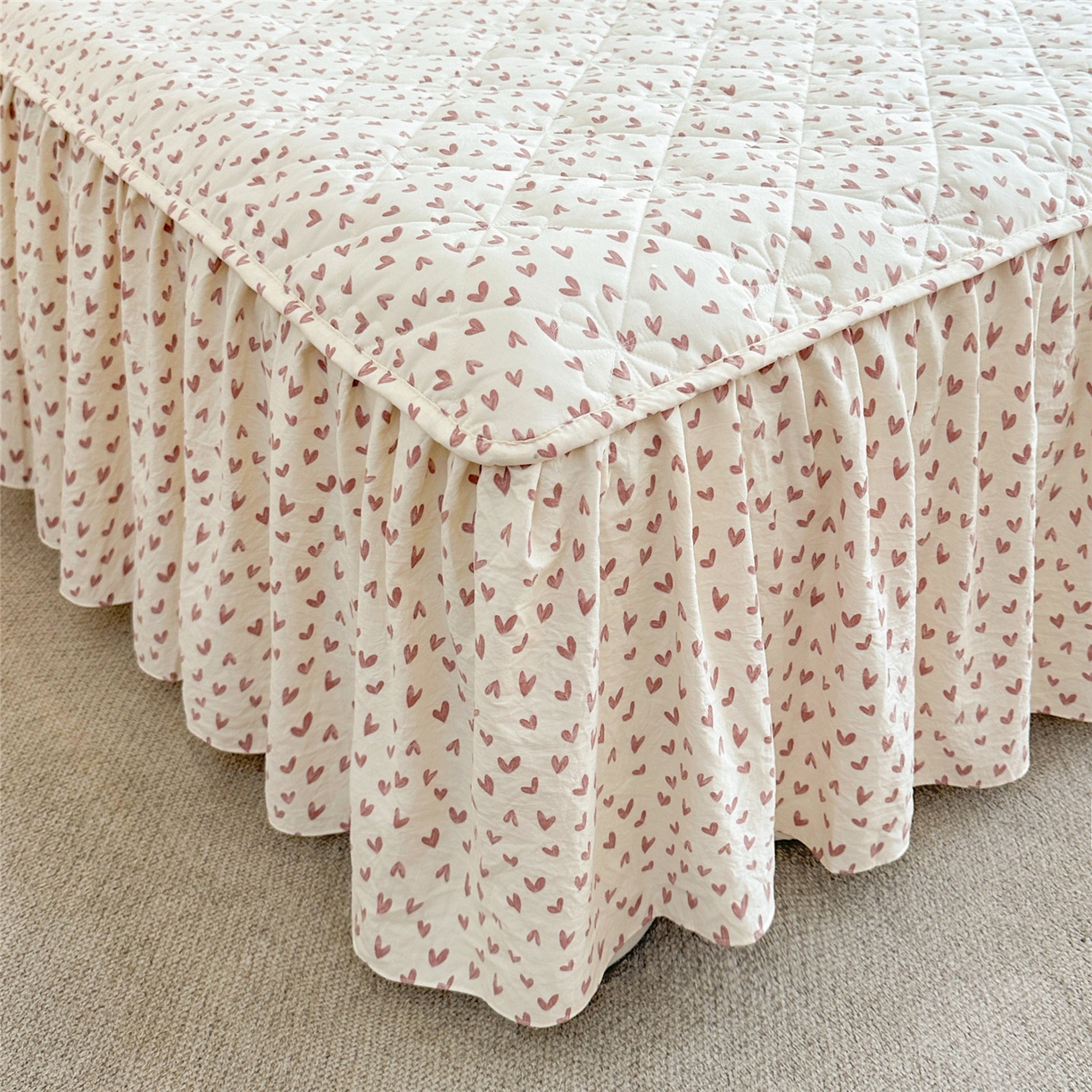 91家纺网 家纺一手货源 找家纺 十个点家纺 2025新款加厚磨毛木棉床裙三件套-绫罗系列 心相印