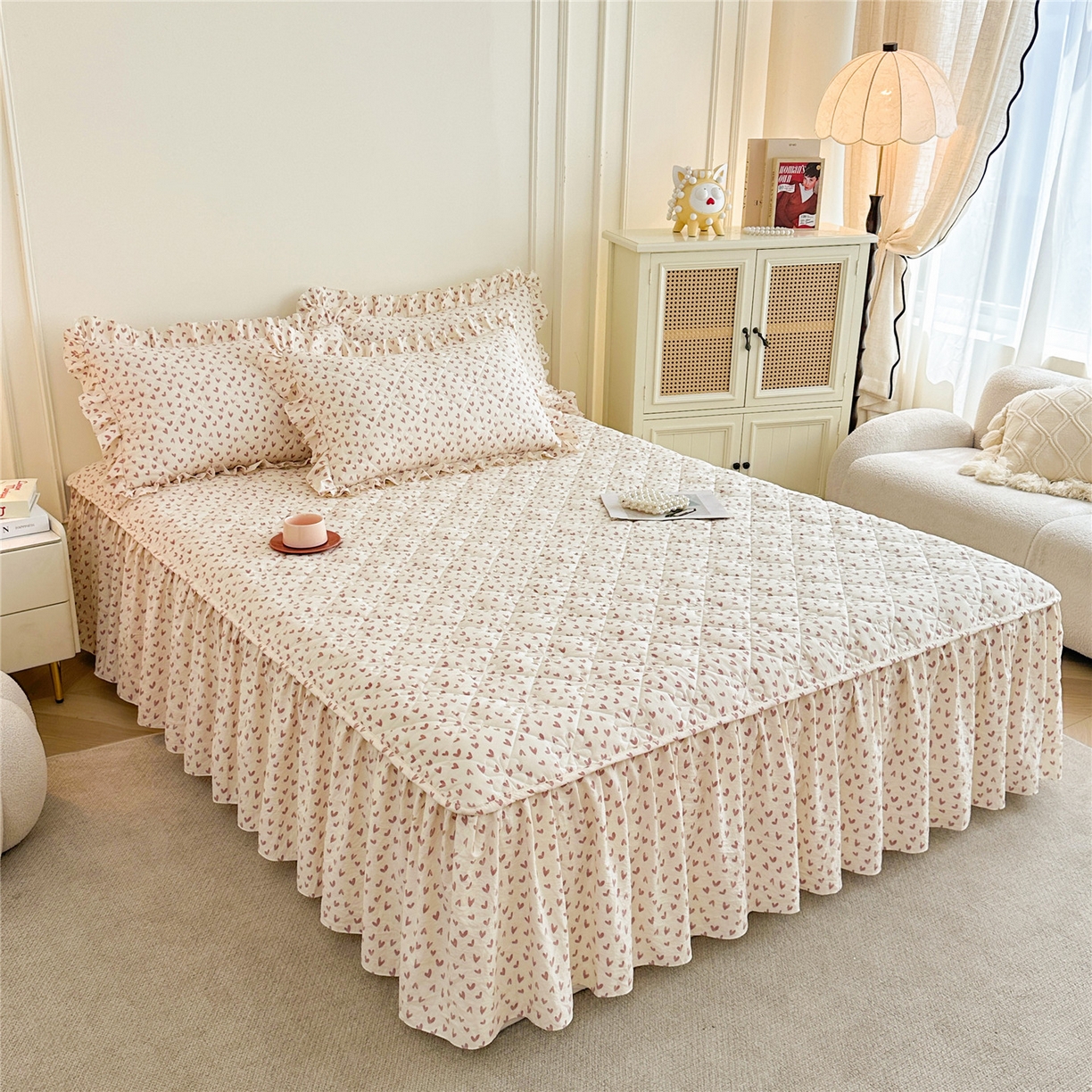 91家纺网 家纺一手货源 找家纺 十个点家纺 2025新款加厚磨毛木棉床裙三件套-绫罗系列 心相印