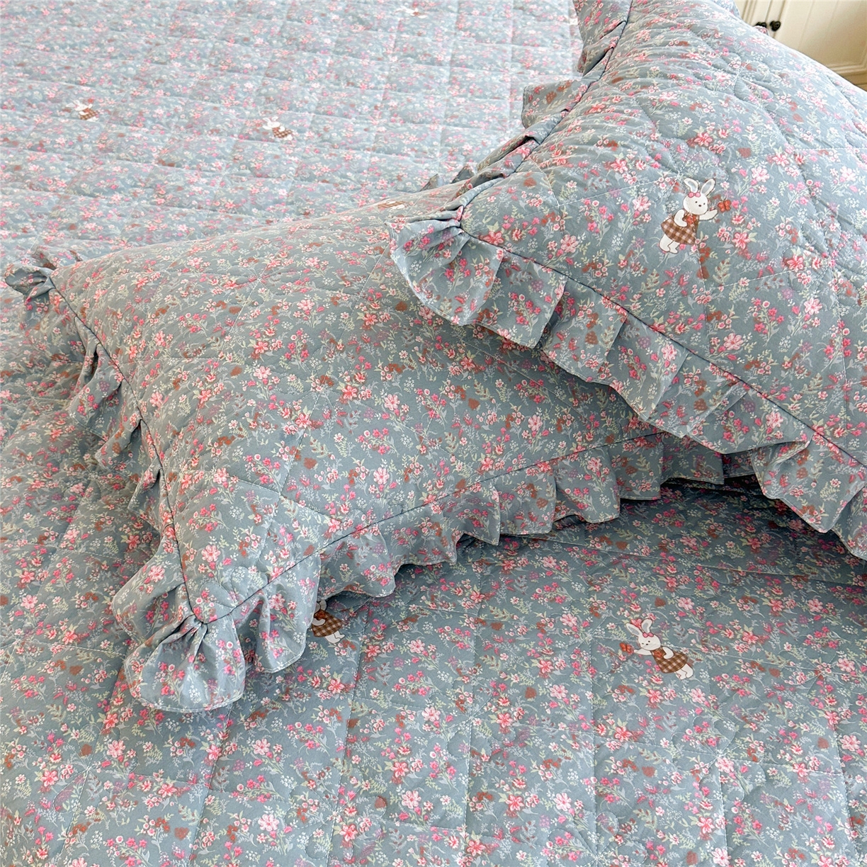 91家纺网 家纺一手货源 找家纺 十个点家纺 2025新款加厚磨毛木棉床裙三件套-绫罗系列 米兰