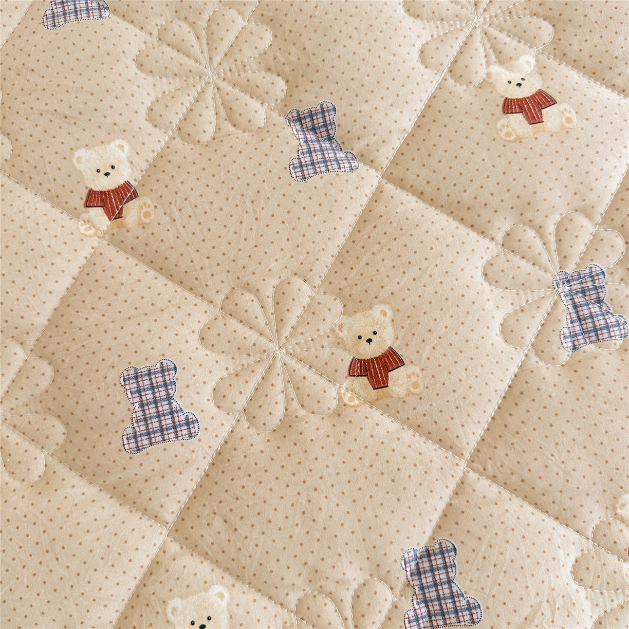 91家纺网 家纺一手货源 找家纺 十个点家纺 2025新款加厚磨毛木棉床裙三件套-绫罗系列 贝贝熊