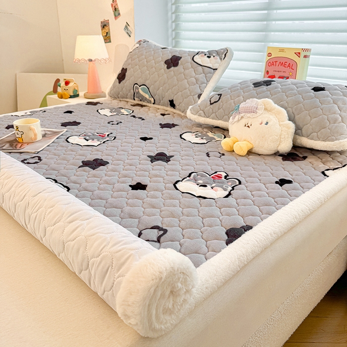 91家纺网 家纺一手货源 找家纺 喜居 2025新款高克重印花牛奶绒夹棉床褥床垫子褥子床护垫 星星雪纳瑞